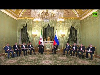 Putin holds talks with Iranian President Raisi