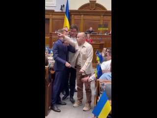 ◾You heard about corruption in Ukraine but seriously, if you came across a Ukrainian politician better watch your wallet, during