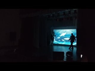 Перформанс про акул в рамках уличной выставки «Бабье лето» в Культурном центре «Акулово»