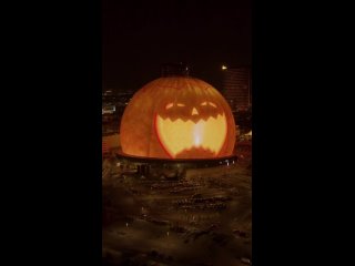 В Лас-Вегасе MSG Sphere к Хеллоуину превратилось в гигантскую тыкву [№]
