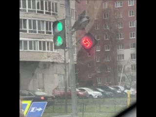 🚦 Когда держишься в пятницу вечером из последних сил