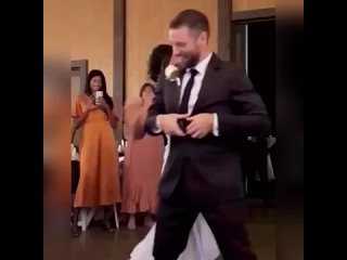 Классный танец жениха и невесты