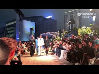 Цы Ша vlog  с мероприятия Louis Vuitton в Гонконге
