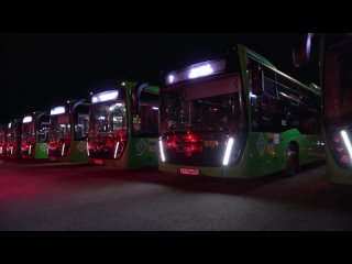 Владимир Путин в режиме ВКС передал Оренбургу 63 новых автобуса