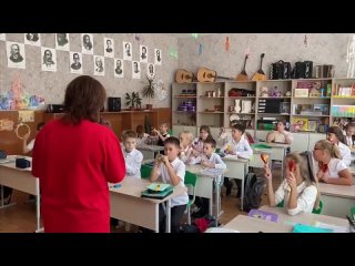 В День учителя и Республики Адыгеи дети продемонстрировали свои музыкальные способности