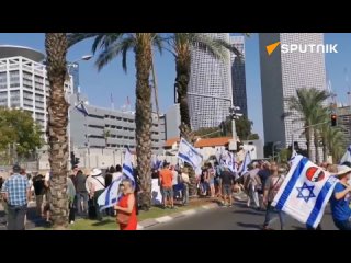 🇵🇸🇮🇱 Protesters rally outside Israeli Defense Ministry in Tel Aviv demanding hostages be brought back from HamasUS unable to tig