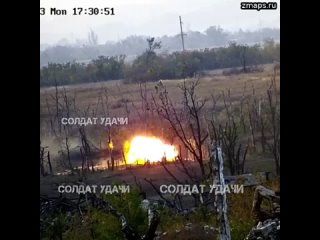 Кадры прилёта управляемых дронов по позициям украинских боевиков в Марьинке  Как видно, всушникам не