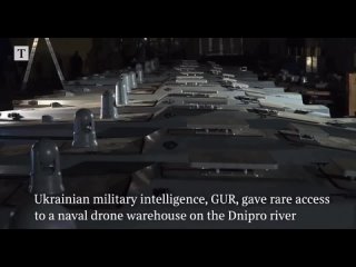 ❗️Британская The Times показала видеокадры с готовыми украинскими морскими дронами-камикадзе Magura V5 в каком то ангаре.

“Воен