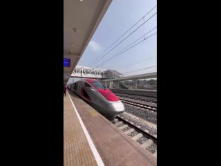 🚄🇨🇳 Представляем чудо скоростных поездов: Теперь из Джакарты в Бандунг за 40 минут! 🚄🇮🇩