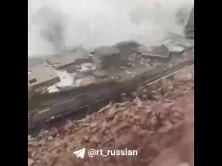 Кадры разрушений на железной дороге в Лазаревском районе Кубани, снятые из поезда