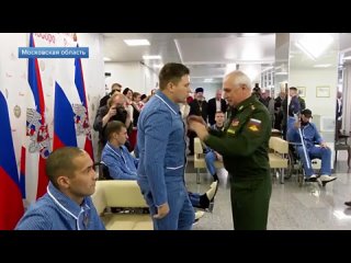 В военном госпитале имени Вишневского раненым бойцам вручили государственные награды