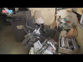 🇺🇸 В Калифорнии грабители попытались обчистить заправку с помощью экскаватора