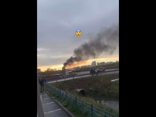 Инферно посреди трассы: момент взрыва баллона с газом в Ленобласти попал на видео