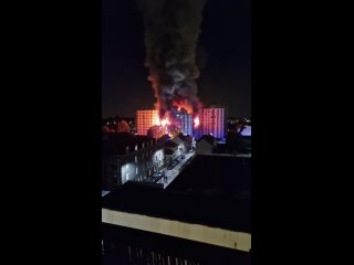 В Париже сгорело и обрушились 2 здания в районе Сен-Жюльен