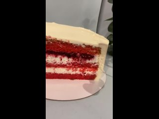 В честь своего Дня рождения я решила угостить своих любимых клиентов тортом «Красный бархат» от «КейкБери» 💕