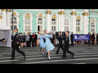 Новобранцы Макаровки впервые принесли клятву на верность морской профессии на Дворцовой площади Петербурга