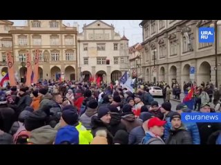 Miles de escuelas checas estn cerradas hoy mientras se estn llevando a cabo huelgas antigubernamentales a gran escala en t