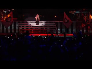 Avril_Lavigne___Complicated_Live_In_Toronto___The_Best_Damn_Tour___60FPS_15112023011616_MPEG-4 (720p).mp4