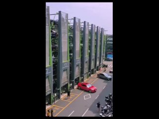 Вертикальная инновационная парковка в Китае – это современное техническое решение, которое позволяет эффективно... (видео)