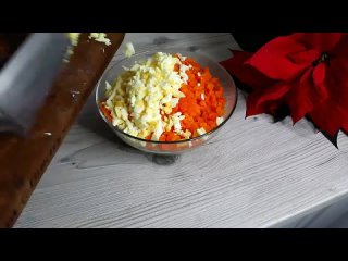 ОЛИВЬЕ ПО-НОВОМУ! ВСЕ ИЩУТ ЕГО НА СТОЛЕ. ПОТРЯСАЮЩЕ ВКУСНЫЙ САЛАТ на Новый Год