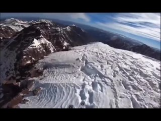 [США] Лыжник упал с высоты 300 метров.