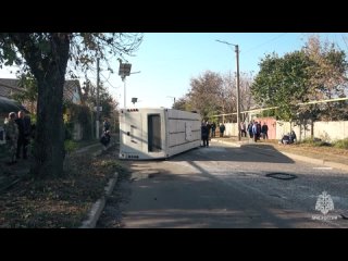 Один пассажир погиб и 10 пострадали в перевернувшемся под Луганском автобусе