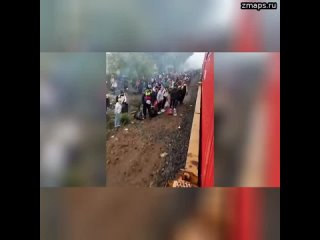 ️Десятки тысяч нелегалов пытаются сесть на поезд в Мексике, направляющийся к границе