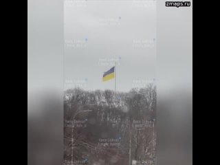 Главный флаг Украины опять порван (в третий раз за месяц).   Господь все подает и подает свои знаки,