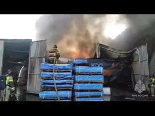 В Ростове-на-Дону сотрудники МЧС России ликвидировали открытое горение