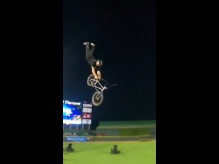 Frontflip Double Grab на BMX!