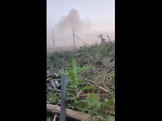 На видео бои с укронацистами в районе железной дороги у Клещеевки на Артемовском направлении