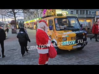 🎅🎄 В Ростове был замечен Новогодний фургон!

💛🖤Спа?