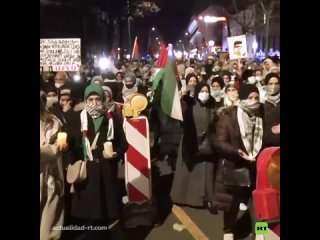 Manifestantes marchan en silencio por Berlín en muestra de solidaridad con Gaza