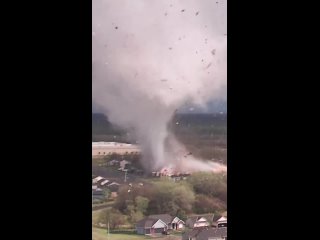 Эффектное видео прохода торнадо по штату Оклахома, США