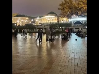 Накануне на Красной площади стражи порядка задержали самых буйных отмечателей праздника.