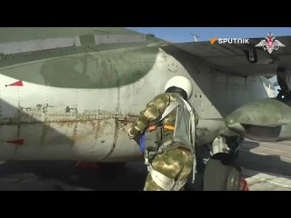 🇺🇦🪖🇷🇺 Tripulaciones de aviones de guerra rusos llevaron a cabo ataques aéreos con misiles contra objetivos militares y equipos u
