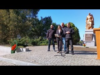 Сегодня в Константиновке у памятника воинам-освободителям состоялся торжественный митинг в честь освобождения села от немецко-фа