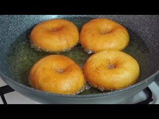 Рецепт воздушных пончиков с добавлением рисовой муки.