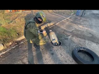 Conséquences du bombardement en soirée du quartier Budenovsky de Donetsk