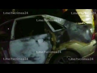 Возле центрального рынка в Керчи сгорела машина