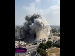 Новые кадры прилетов по сектору Газа — авиация ЦАХАЛ разбомбила очередную больницу