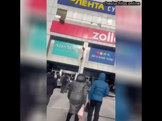 Жительницу Новокузнецка придавило рекламной вывеской во время урагана  Пострадавшая во время стихии