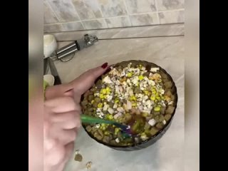 Сытный и вкусный салатик! (видео)