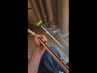 🎸 Quest 3 — ваш новый музыкальный тренер! AR шлем научит игре на гитаре, подсвечивая нужные лады для струн.  Задайте... (видео)