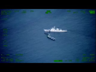 Корабль Береговой охраны Китая таранит судно ВМС Филиппин