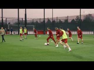 Inside Training LFC Legends reunite ahead of Barca friendly, Gerrard back in Red