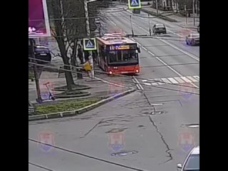 На остановке в Калининграде водитель задавил 7-летнюю девочку