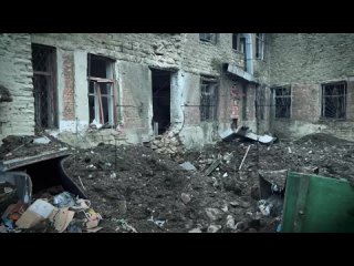 Последствия обстрела Украиной больницы имени Калинина в Донецке из американской РСЗО HIMARS. Слава богу, сегодня обошлось без по