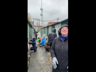 Уходим в минус ❄️

Начинаются дожди🌧️а температура ночью падает уже к 0 🥶
А это значит,что пора утеплять вольеры и зимники ☝🏻

В