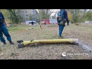 Фрагменты ракеты американской РСЗО HIMARS упали в Буденновском районе Донецка.